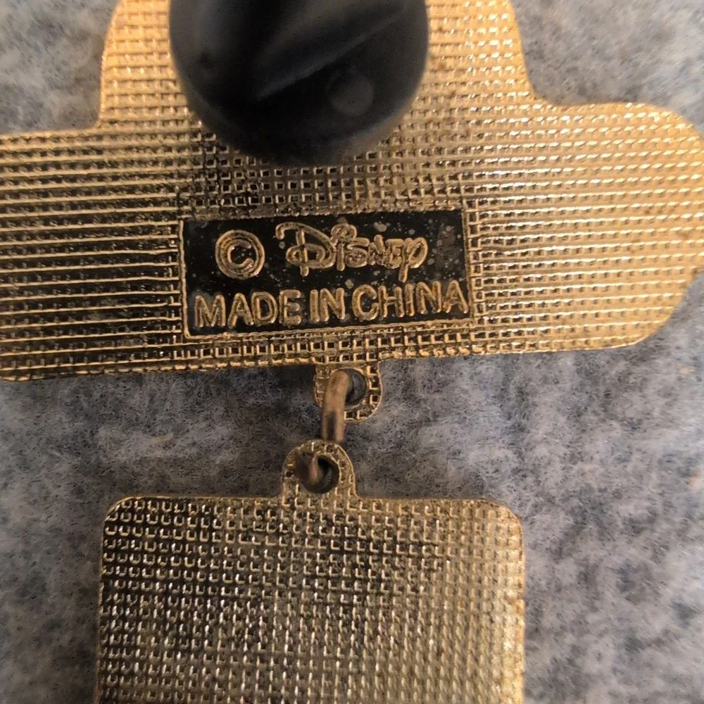 Disney Grand Californian Hotel Pine Tree Dangle Trading Pin Gold Tone Enamel - Picture 4 of 4